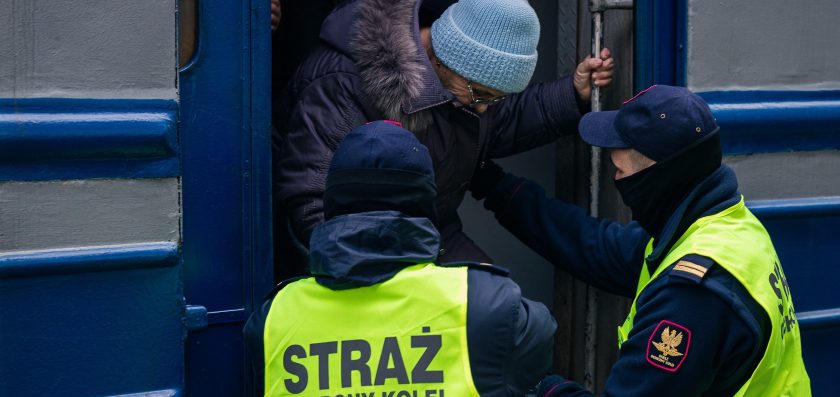 Straż Ochrony Kolei w trosce o bezpieczeństwo naszych babć i dziadków
