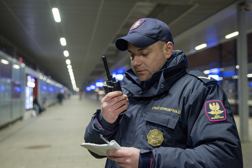 Funkcjonariusze Straży Ochrony Kolei odzyskali skradziony telefon