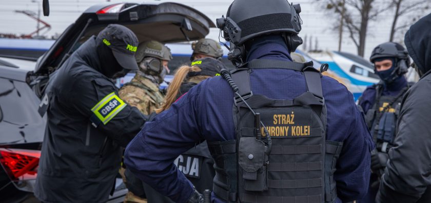 Kolejne zatrzymania członków grupy przestępczej okradającej podróżnych w pociągach