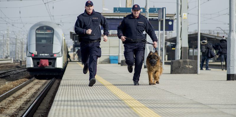 Funkcjonariusze SOK uratowali zdesperowaną 30-latkę