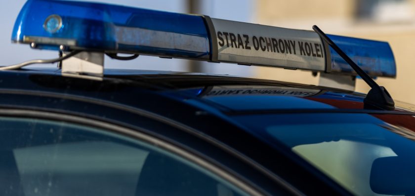 Pijany rowerzysta przewrócił się przed jadącym pojazdem służbowym SOK
