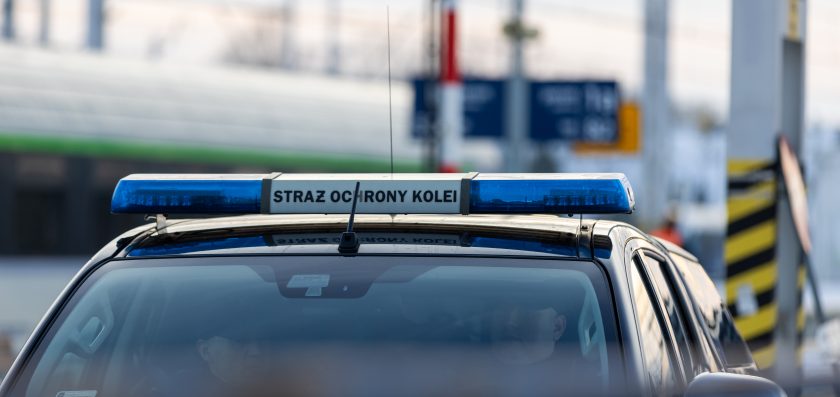 Nastolatkowie malowali sprayem po wiadukcie