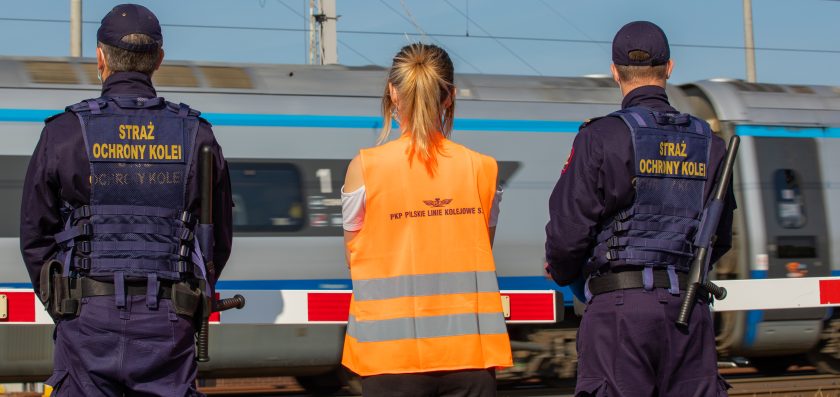 Bezpieczne Piątki na przejazdach kolejowo-drogowych