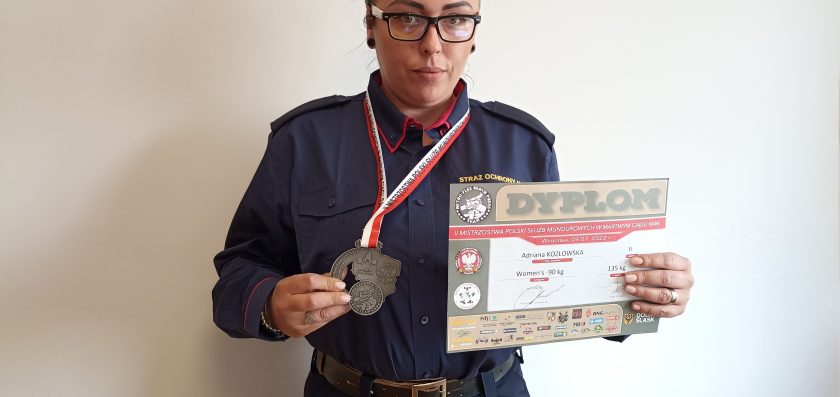 Mistrzostwa Polski Służb Mundurowych w martwym ciągu RAW: srebrny medal dla funkcjonariuszki SOK