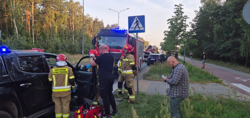 Funkcjonariusze GOI SOK udzielili pierwszej pomocy osobie poszkodowanej w wypadku drogowym