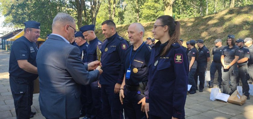 Sukces gdańskich funkcjonariuszy Straży Ochrony Kolei w Okręgowych Mistrzostwach Służby Więziennej w strzelectwie sportowym
