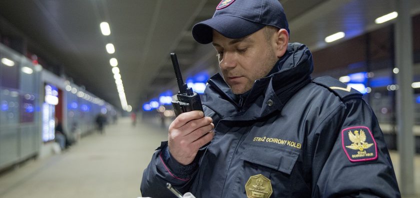 Poszukiwany wpadł przez papierosa
