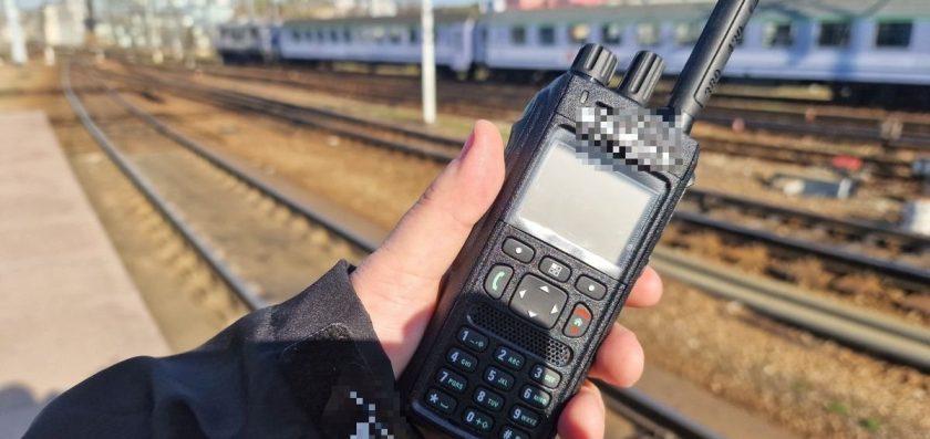 Wykorzystując system Radio-Stop, nielegalnie doprowadzał do zatrzymania pociągów. Został zatrzymany i aresztowany na 3 miesiące.