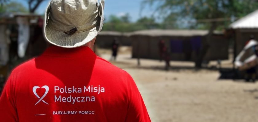 Funkcjonariusz SOK bezinteresownie niesie pomoc innym na misji medycznej