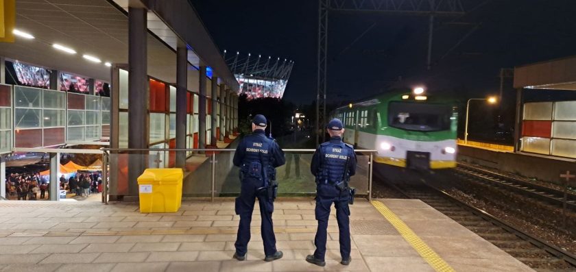 Straż Ochrony Kolei dbała o bezpieczeństwo podczas meczu o Superpuchar Polski