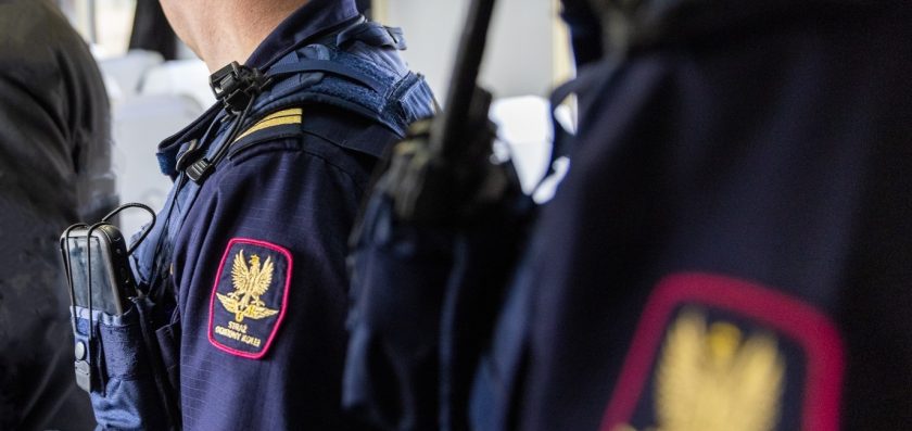 Agresywny pasażer ujęty przez patrol SOK