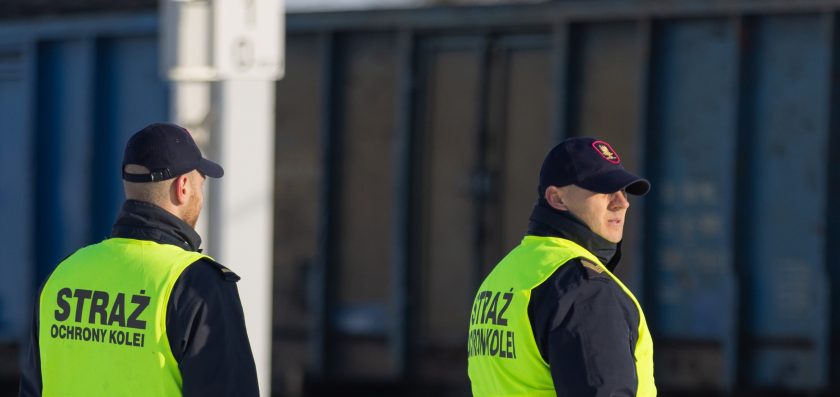 17-latek jechał na wagonie pociągu towarowego – został ujęty przez SOK
