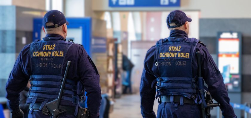 Patrol SOK ujął agresywnego 33-latka, który zaatakował konduktorkę