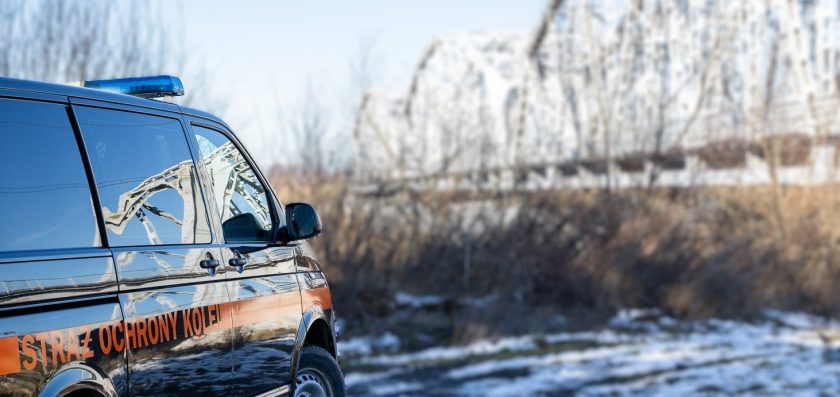 Malowali wiadukt kolejowy w Warszawie
