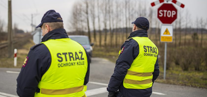 Kierujący po spożyciu alkoholu zatrzymany na przejeździe kolejowym