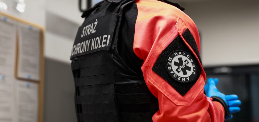 Funkcjonariusz SOK udzielił pomocy poszkodowanemu dziecku