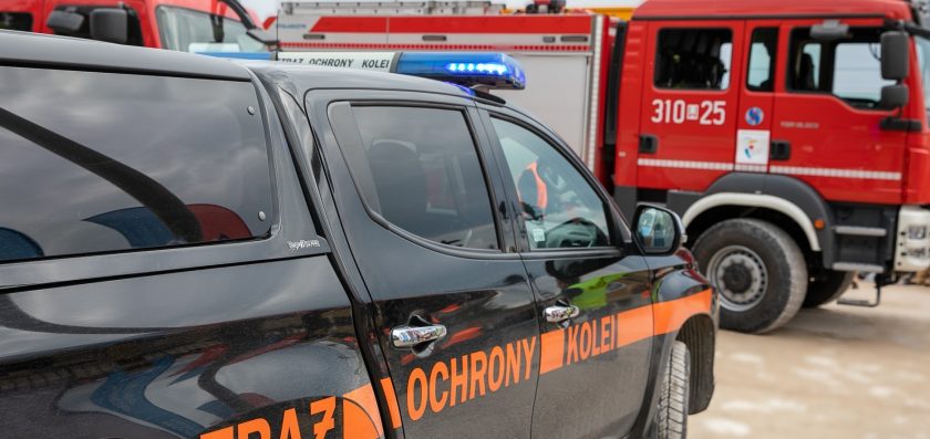 Wypalał trawę na łące w pobliżu torów kolejowych