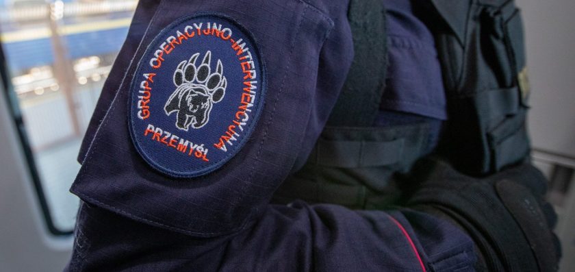 Niebezpieczny incydent na torach. Nieletni układali kamienie na linii kolejowej