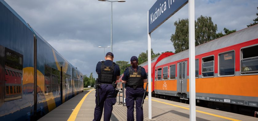 Na straży bezpieczeństwa podróżnych przez całe wakacje