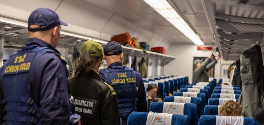 Cudzoziemcy wpadli podczas kontroli w pociągu  