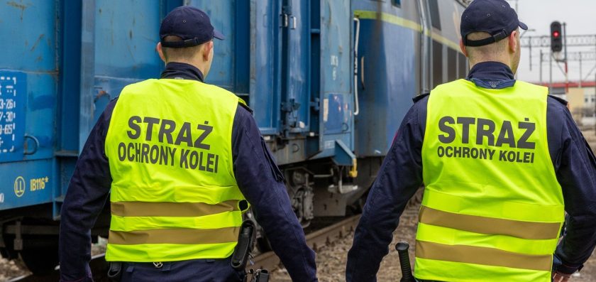 Niebezpieczna podróż w wagonie towarowym zakończona interwencją SOK