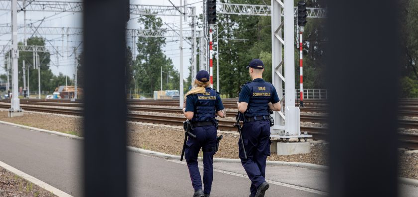 Nieletni odpowiedzą za pomalowanie drezyny