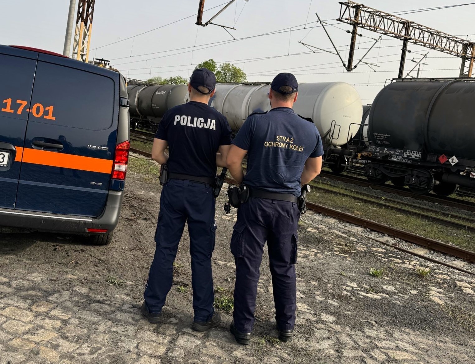 Był poszukiwany oraz posiadał narkotyki – wspólne działania sokistów, policjantów i żołnierzy
