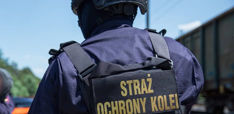 Grafficiarze przyłapani na malowaniu wagonu w Krakowie