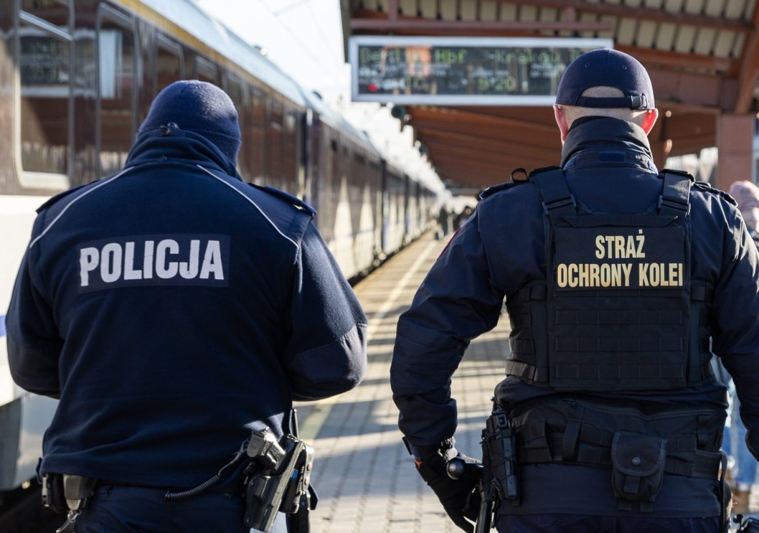 Policjant i funkcjonariusz SOK