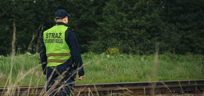 Niebezpieczna zabawa na torach. SOKiści ujęli trzech nastolatków.