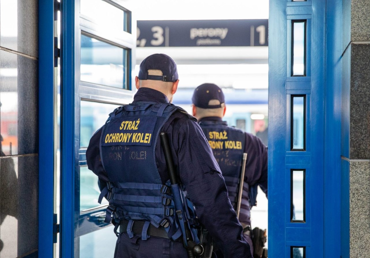 Atak na pracownika ochrony dworca – szybka interwencja funkcjonariuszy SOK
