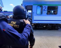 Ćwiczenia funkcjonariuszy SOK i Nieetatowego Pododdziału Prewencji Policji w Białymstoku