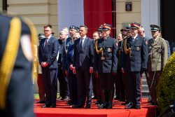 Komendant Główny Straży Ochrony Kolei uczestniczył w uroczystym apelu z okazji Święta Straży Marszałkowskiej
