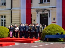Komendant Główny Straży Ochrony Kolei uczestniczył w uroczystym apelu z okazji Święta Straży Marszałkowskiej