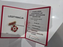 Funkcjonariusz SOK odznaczony brązową odznaką „Zasłużony Honorowy Dawca Krwi”