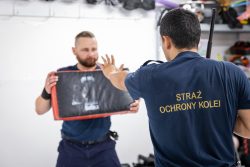 Taktyka i techniki posługiwania się pałką teleskopową