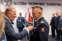 Komendant Główny SOK odznaczony „Medalem Stulecia Powołania Formacji Ochronnej” przez Ministra MSWiA
