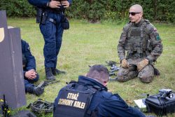 Szkolenie wojskowe dla funkcjonariuszy SOK