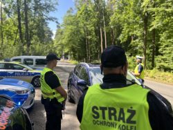 Wspólne działania funkcjonariuszy SOK, policjantów i kolejarzy