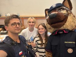 Funkcjonariusze Straży Ochrony Kolei na Pikniku Rodzinnym z okazji Święta Policji