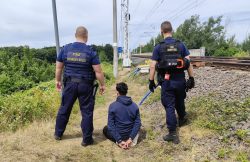 Afgańscy migranci schwytani przez funkcjonariuszy Straży Ochrony Kolei