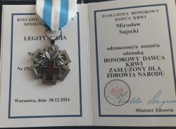 Kutnowski funkcjonariusz SOK odznaczony odznaką Honorowy Dawca Krwi Zasłużony dla Zdrowia Narodu