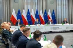 Odprawa z szefami służb i wojewodami na temat sytuacji na granicach RP