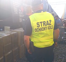 Pociąg z kontrabandą przechwycony przez SOK, KAS i Policję