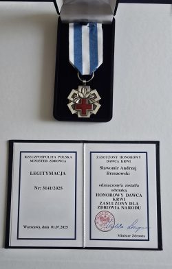 Kolejni funkcjonariusze Straży Ochrony Kolei uhonorowani prestiżowym odznaczeniem „Honorowy Dawca Krwi – Zasłużony dla Zdrowia Narodu”