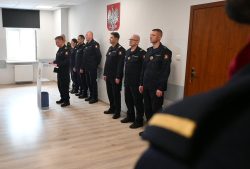 Ślubowanie nowo przyjętych funkcjonariuszy do Straży Ochrony Kolei