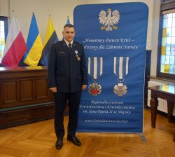 Komendant z Tczewa odznaczony medalem „Honorowy Dawca Krwi – Zasłużony dla Zdrowia Narodu”