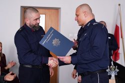 Uroczysta odprawa roczna Policji i wyróżnienie dla Komendanta Posterunku SOK w Wałbrzychu