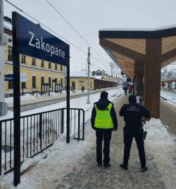 Działania małopolskiej Straży Ochrony Kolei podczas Pucharu Świata w Skokach Narciarskich Zakopane 2026