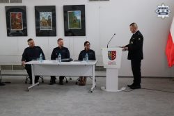 Policyjna odprawa roczna w Lublińcu z udziałem przedstawiciela Straży Ochrony kolei